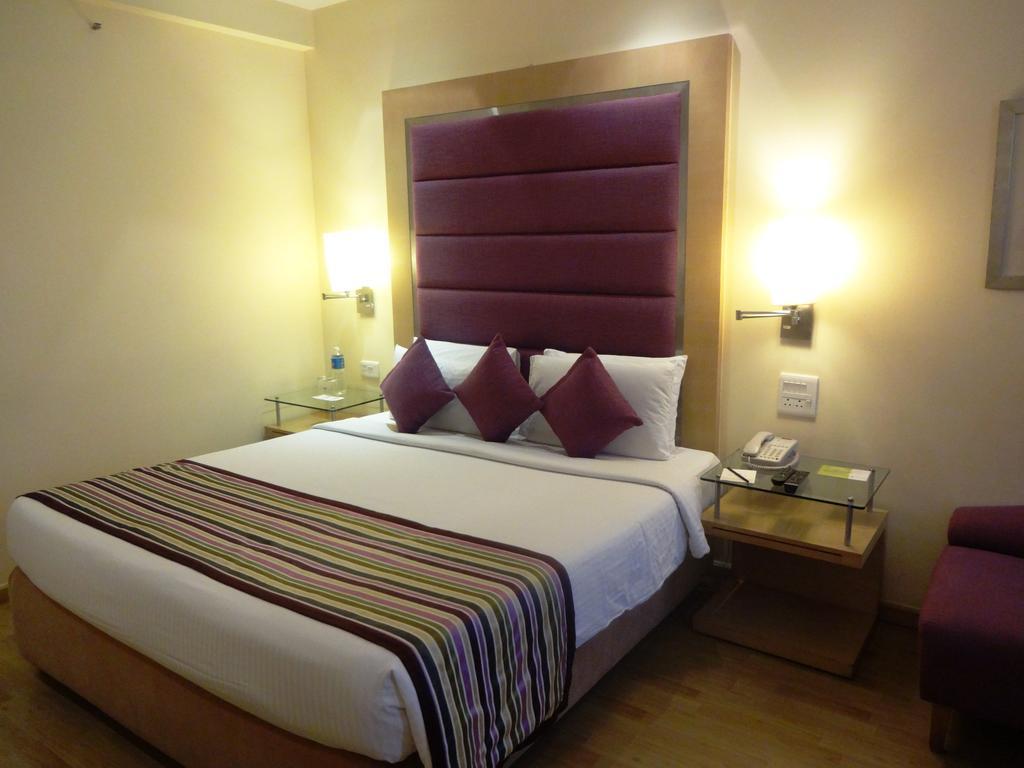 Royal Orchid Central Bangalore, Mg Road Værelse billede
