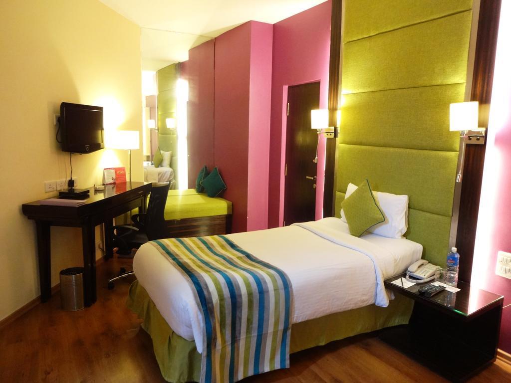 Royal Orchid Central Bangalore, Mg Road Værelse billede